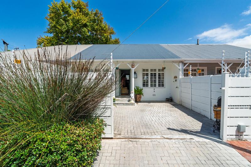 2 Bedroom Property for Sale in Harfield Village Western Cape